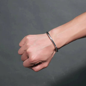 Pulseira Twisted Cuff