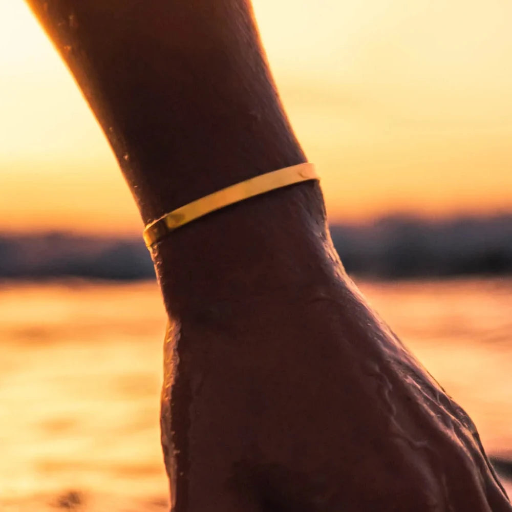 eManco Men's Light Luxury Premium Feeling Minimalist Skeleton Bracelet Stainless Steel Minimalist Unisize Cuff Factory Outlet